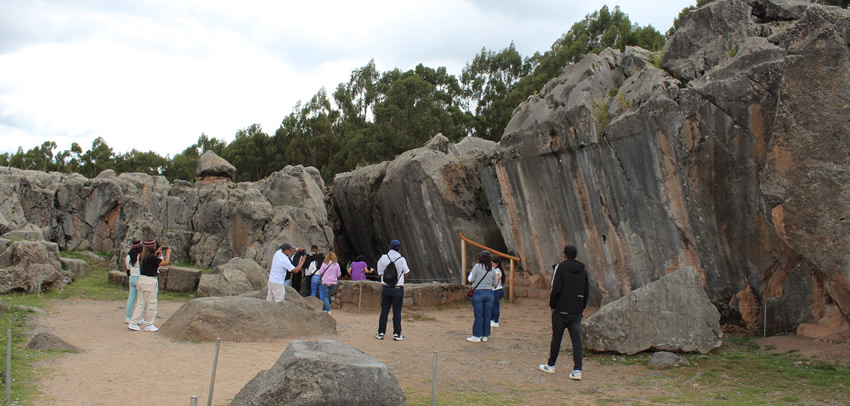 Huge flattened surfaces on bedrock